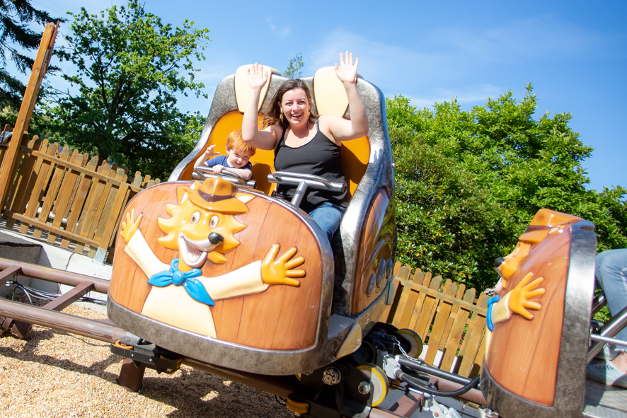 le tourbillon - ange michel - attraction - parc d'attraction - wagonnet - angy - rail - sensation originale