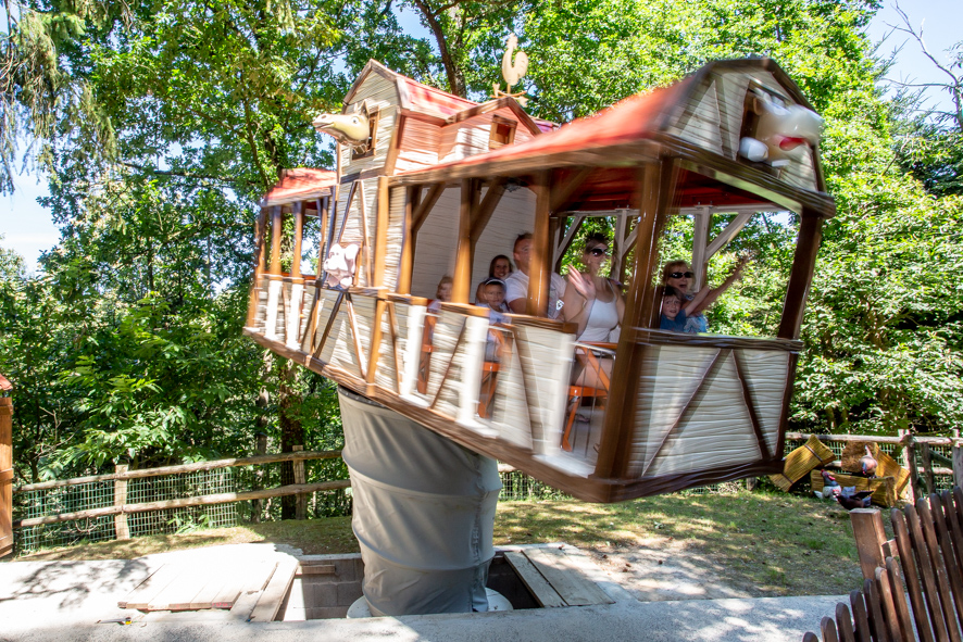 La ferme foldingue - ange michel - attraction - parc d'attraction - ferme - tourbillonante