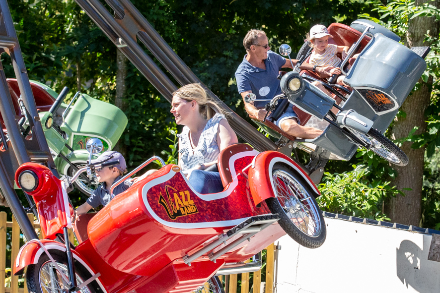 Sidecars Volants - ange michel - attraction - parc d'attraction - manège tournant 